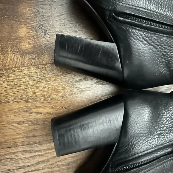 Tory Burch Black Leather Heeled Boots with Gold Accents Size 7 Mae Studded - Picture 6 of 11